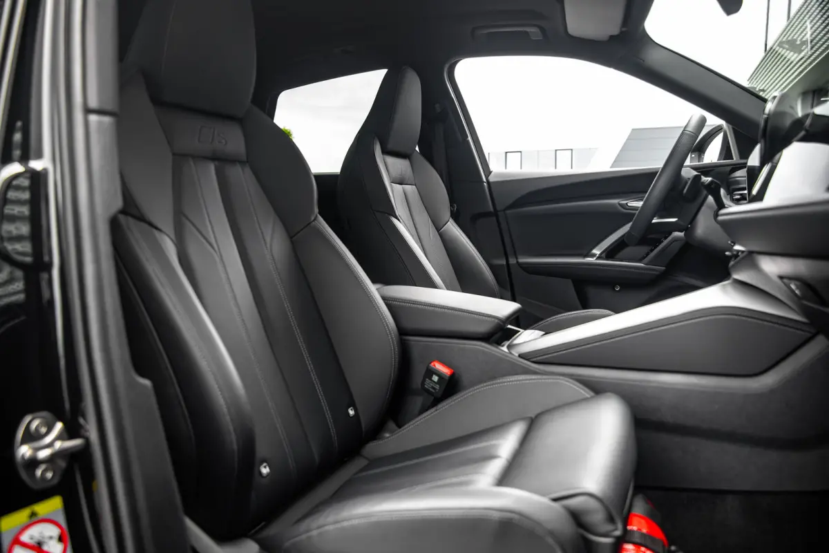 2.0 TFSI e-hybrid quattro S edition Competition | Trekhaak | Achteruitrijcamera | Stoelverwarming | Elektrische Stoelen | | Trekhaak | Achteruitrijcamera | Stoelverwarming | Elektrische Stoe