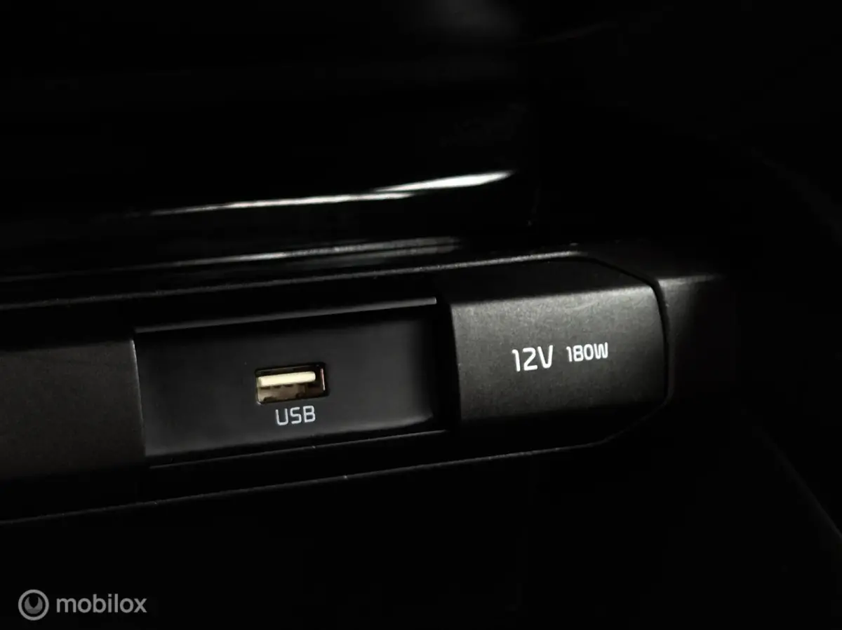 1.0 T-GDI MHEV DYNAMICLINE/CAMERA/LED/CLIMATE/CARPLAY/TWO-TONE/15''LMV