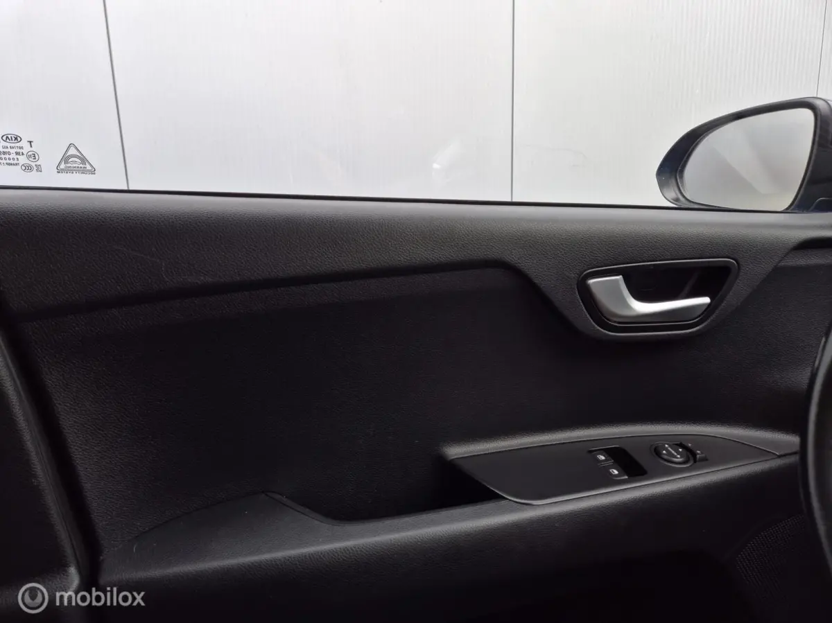 1.0 T-GDI MHEV DYNAMICLINE/CAMERA/LED/CLIMATE/CARPLAY/TWO-TONE/15''LMV