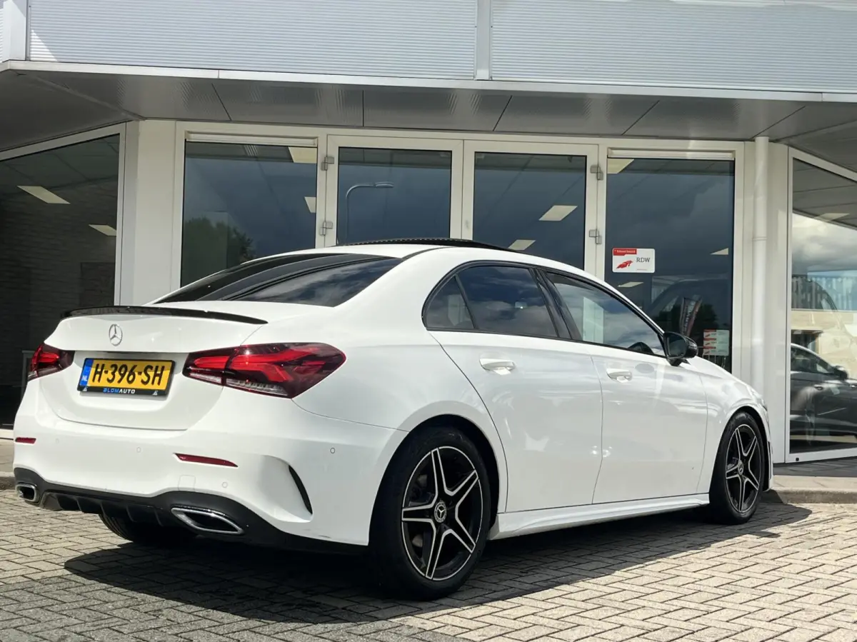 180 AMG PANO+LED+STOELVERW CARPLAY NL AUTO