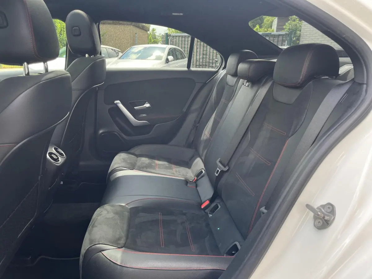 180 AMG PANO+LED+STOELVERW CARPLAY NL AUTO