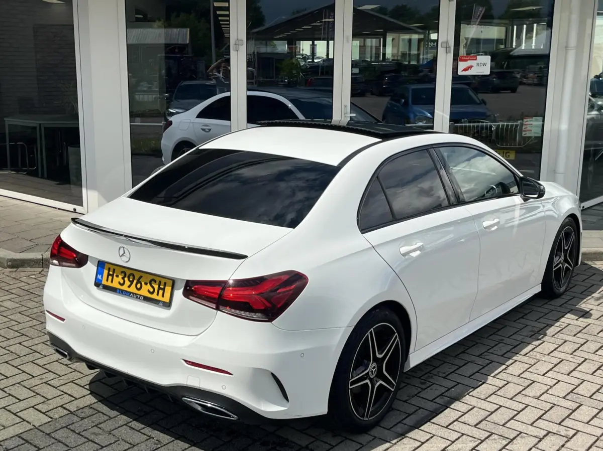 180 AMG PANO+LED+STOELVERW CARPLAY NL AUTO