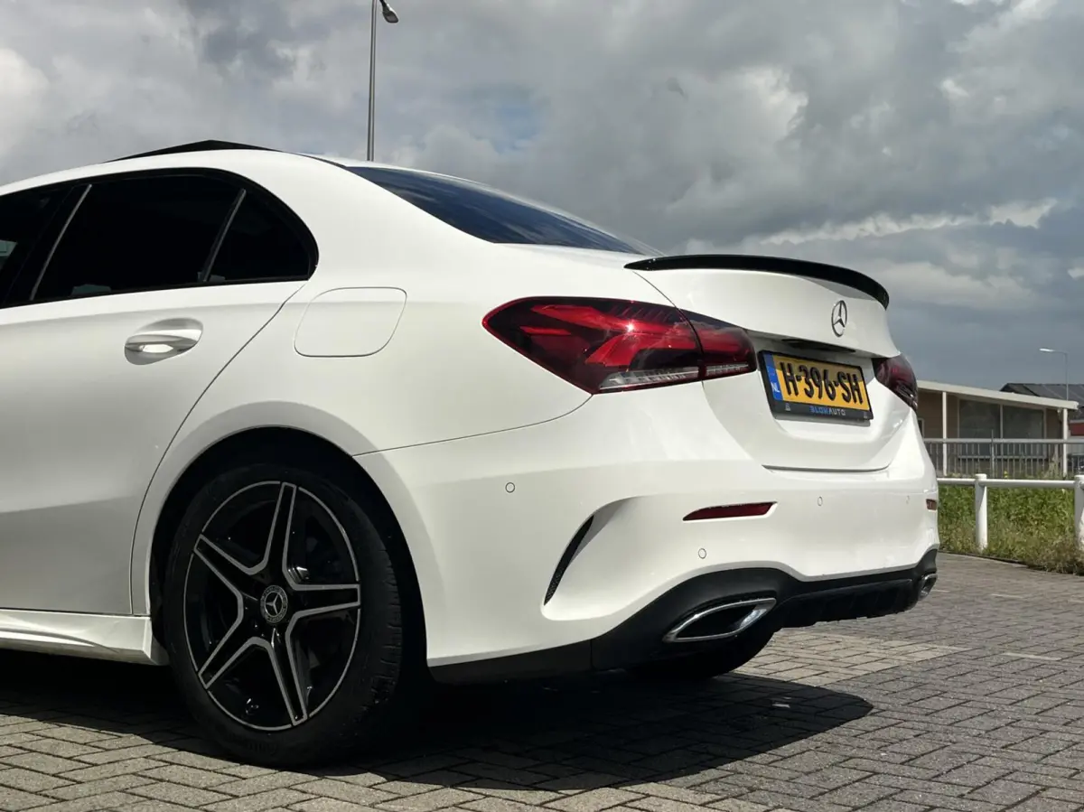 180 AMG PANO+LED+STOELVERW CARPLAY NL AUTO