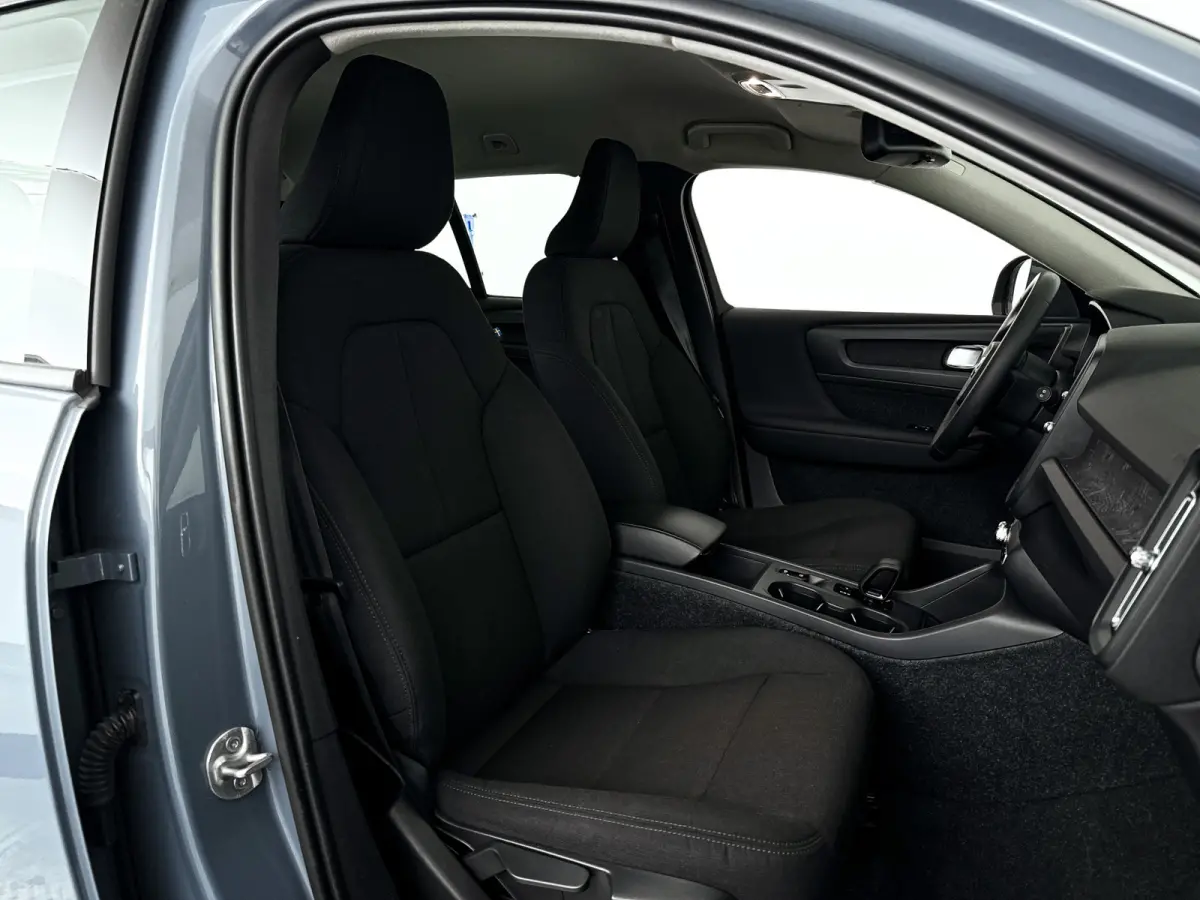 T2 Momentum Core | Park assist | Cruise control | Navigatie