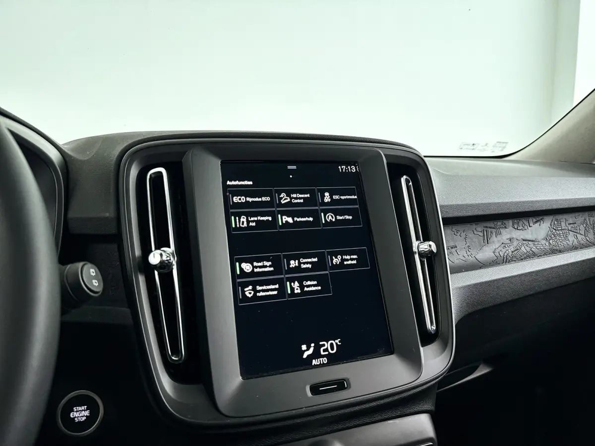 T2 Momentum Core | Park assist | Cruise control | Navigatie