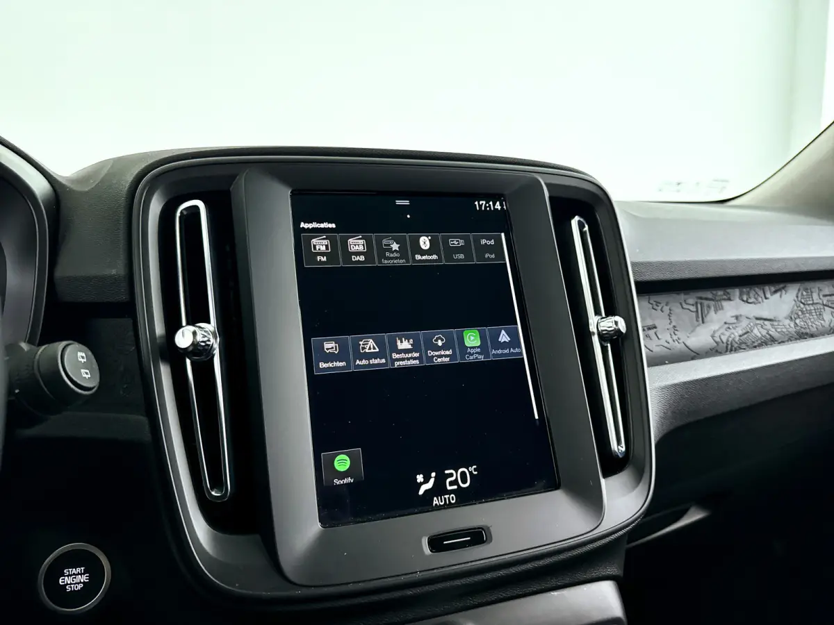 T2 Momentum Core | Park assist | Cruise control | Navigatie