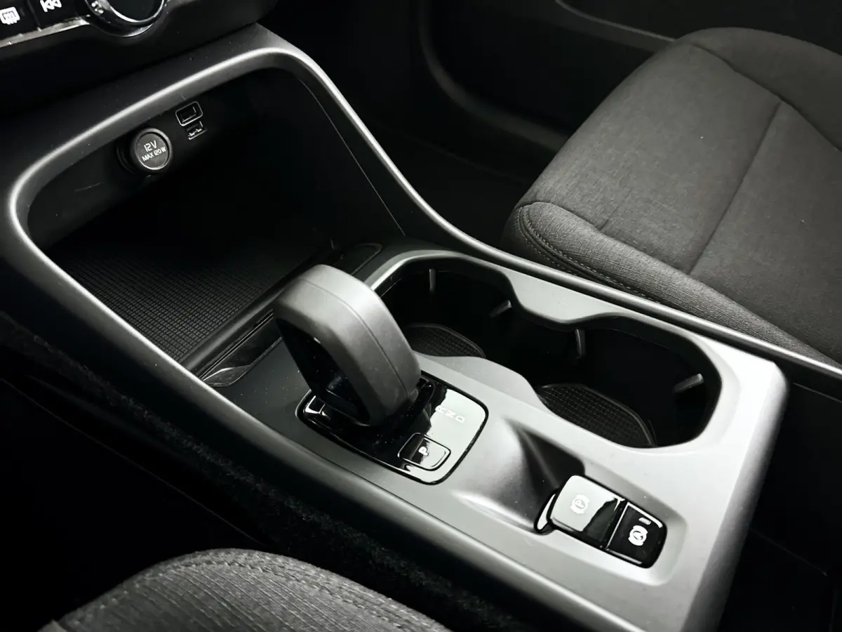 T2 Momentum Core | Park assist | Cruise control | Navigatie