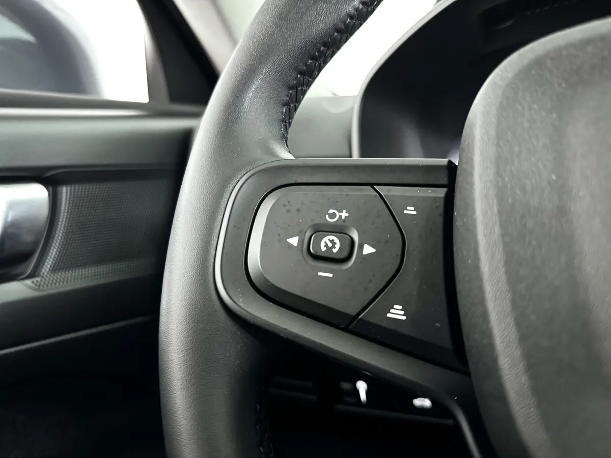 T2 Momentum Core | Park assist | Cruise control | Navigatie