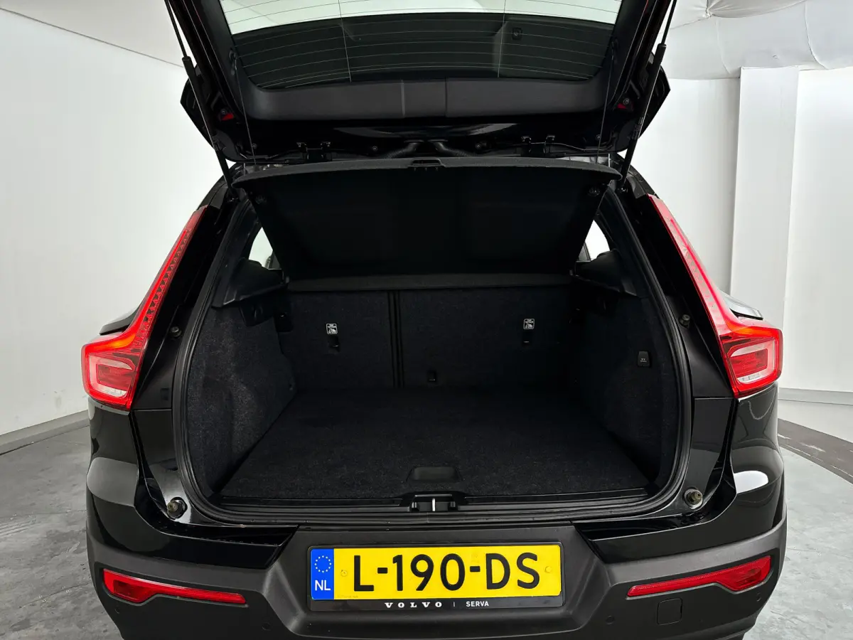 T2 Momentum Core | Parkeercamera | Stoel- en Stuurverwarming | Cruise control | Navigatie
