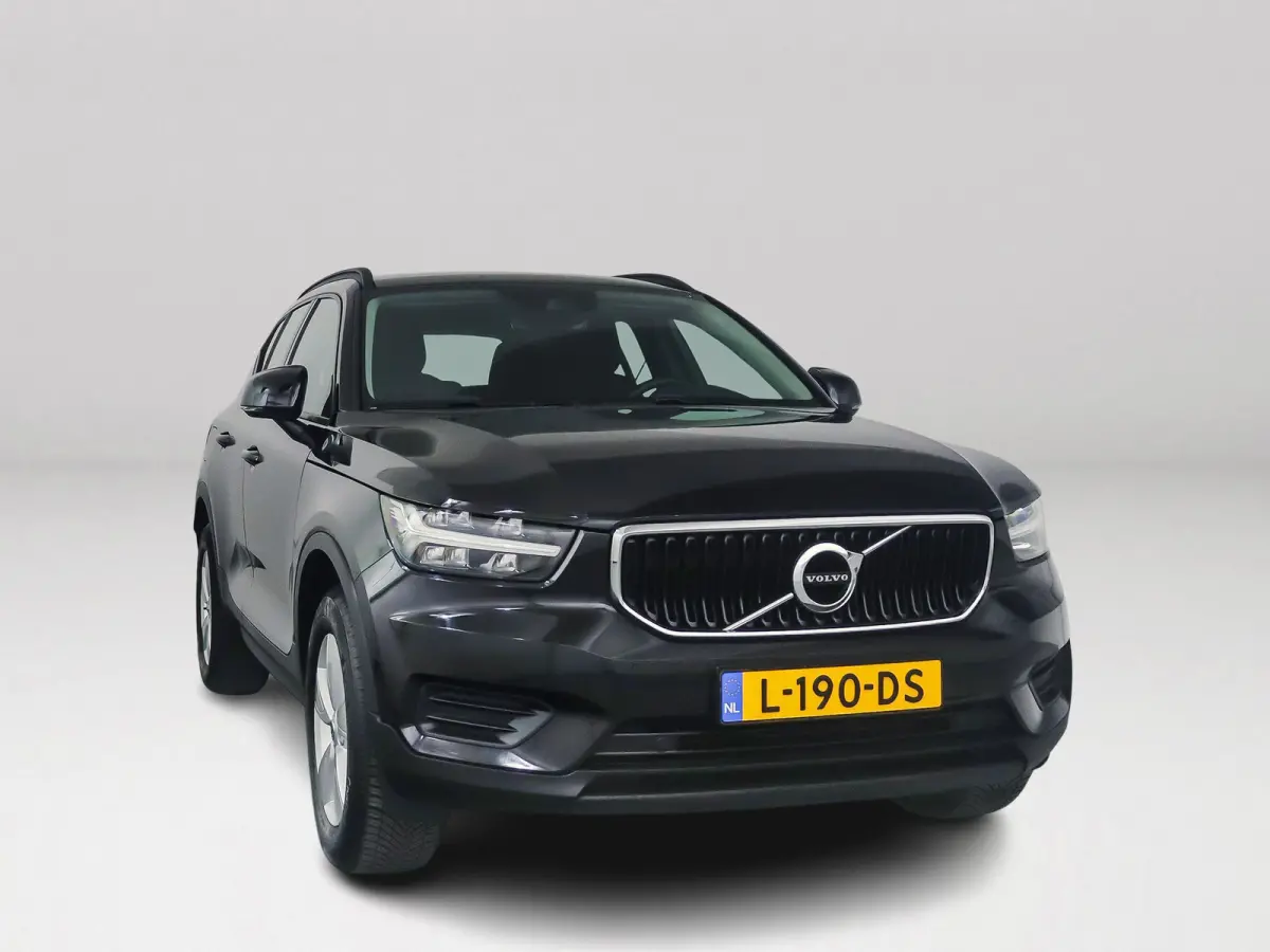 T2 Momentum Core | Parkeercamera | Stoel- en Stuurverwarming | Cruise control | Navigatie
