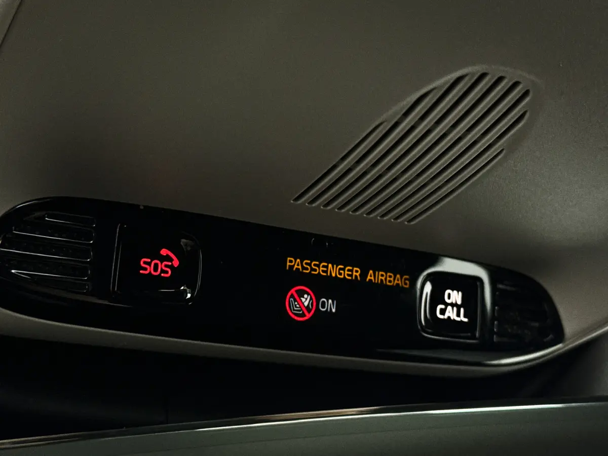 T2 Momentum Core | Parkeercamera | Stoel- en Stuurverwarming | Cruise control | Navigatie
