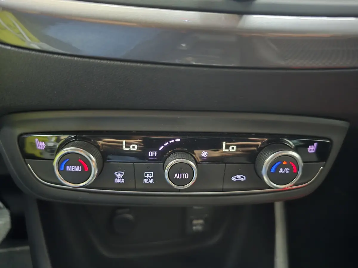 1.2 Turbo Innovation PDC Navi Clima Cruise 360 17"LM