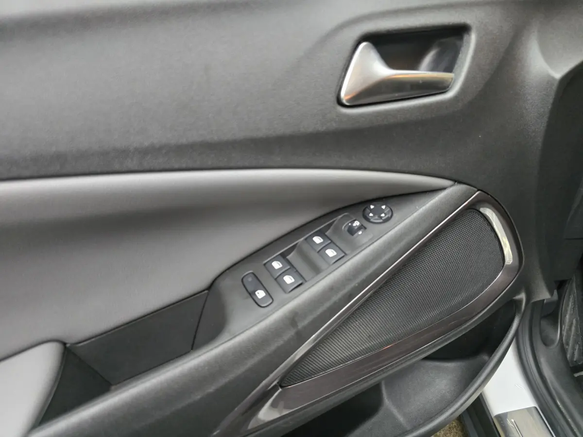1.2 Turbo Innovation PDC Navi Clima Cruise 360 17"LM