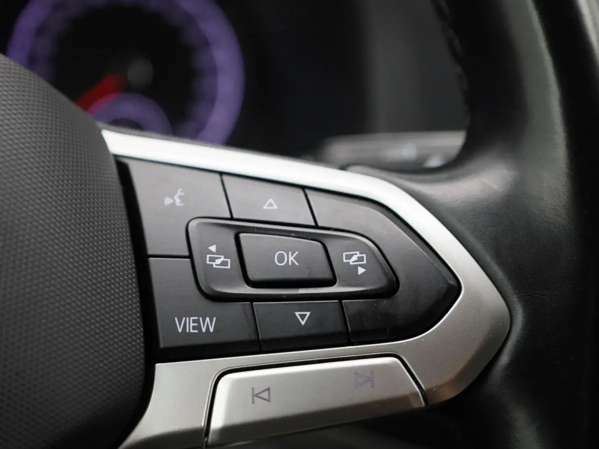 2.0 TDI L2H1 204PK | Automaat | Trekhaak | Multifunctioneel Stuurwiel | Dubbele Schuifdeur | Navigatie | Parkeerhulp Voor + Achter | Cruise Control | LED-Koplampen | LED-Achterlichten | Acht
