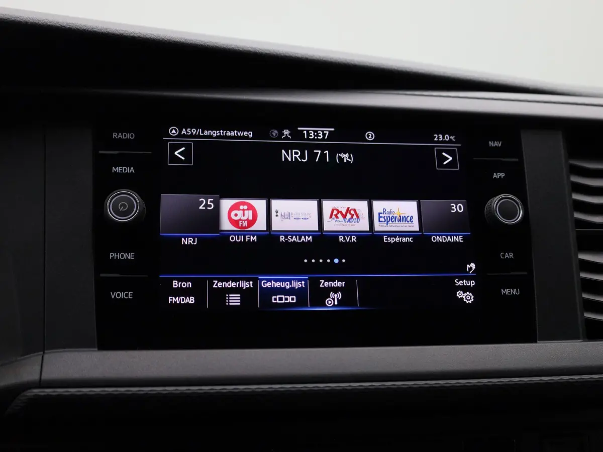 2.0 TDI L2H1 204PK | Automaat | Trekhaak | Multifunctioneel Stuurwiel | Dubbele Schuifdeur | Navigatie | Parkeerhulp Voor + Achter | Cruise Control | LED-Koplampen | LED-Achterlichten | Acht