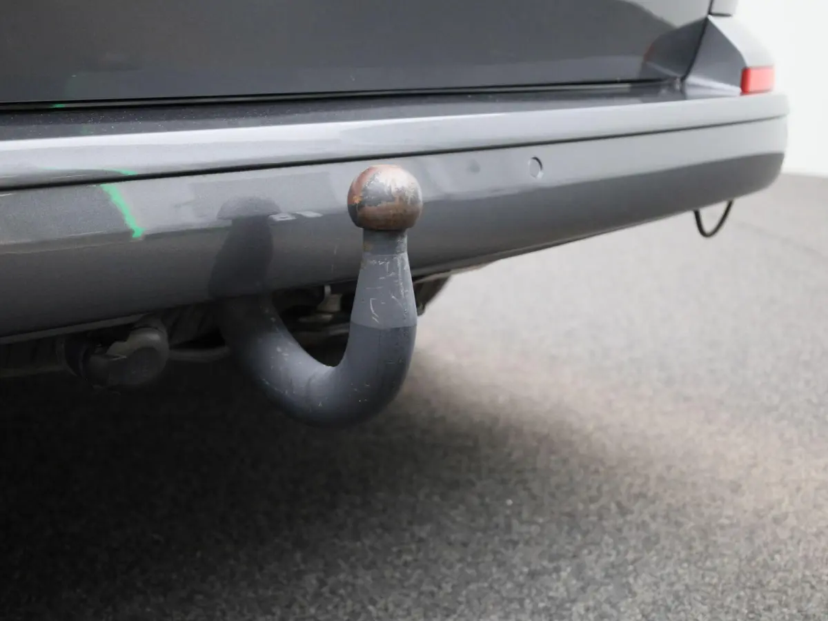 2.0 TDI L2H1 204PK | Automaat | Trekhaak | Multifunctioneel Stuurwiel | Dubbele Schuifdeur | Navigatie | Parkeerhulp Voor + Achter | Cruise Control | LED-Koplampen | LED-Achterlichten | Acht