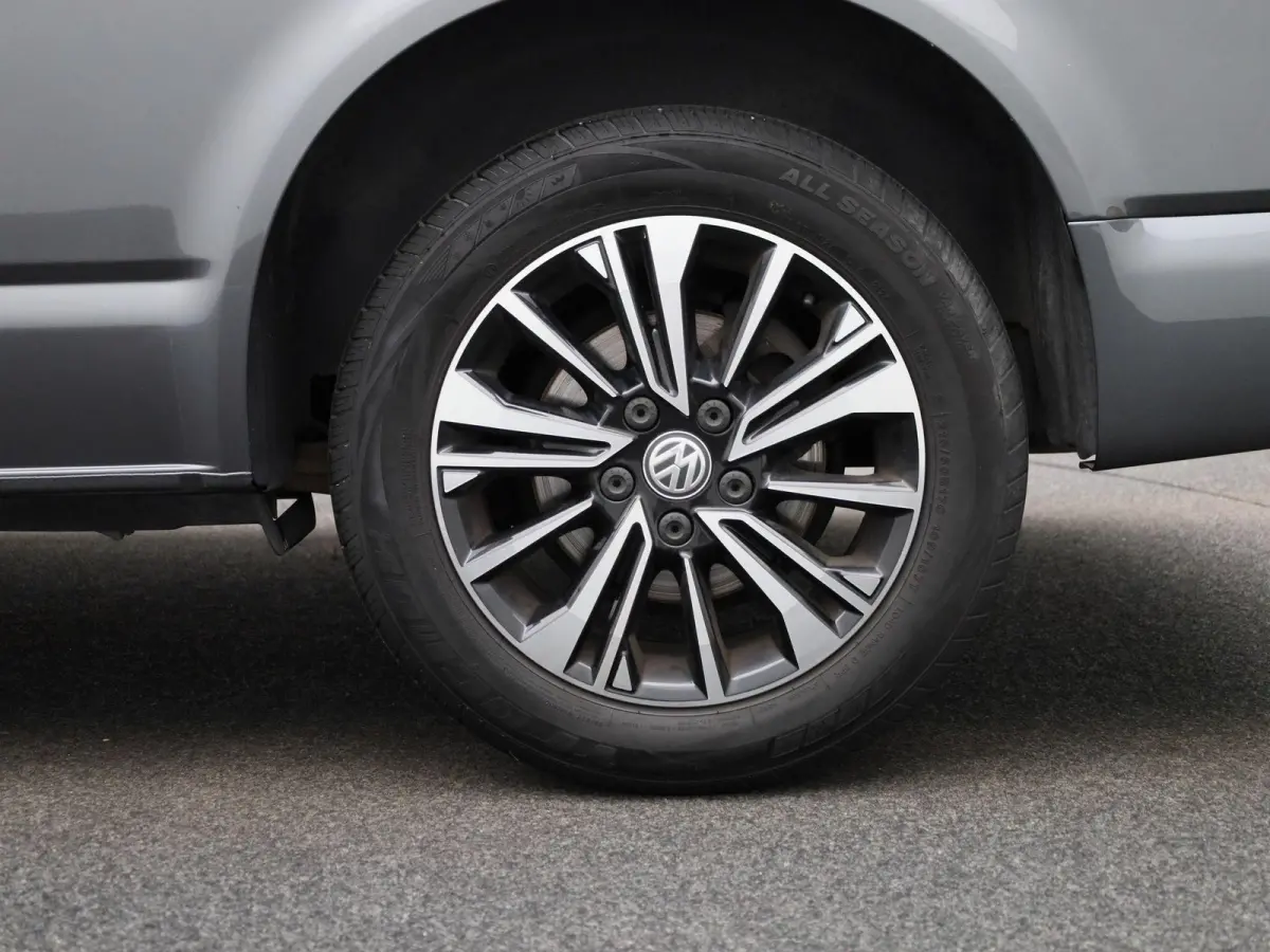 2.0 TDI L2H1 204PK | Automaat | Trekhaak | Multifunctioneel Stuurwiel | Dubbele Schuifdeur | Navigatie | Parkeerhulp Voor + Achter | Cruise Control | LED-Koplampen | LED-Achterlichten | Acht