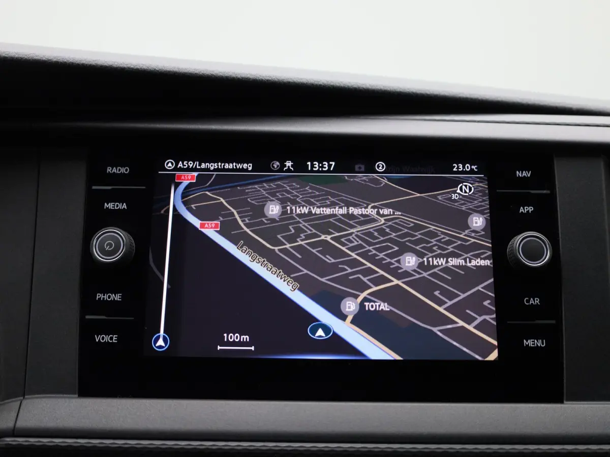 2.0 TDI L2H1 204PK | Automaat | Trekhaak | Multifunctioneel Stuurwiel | Dubbele Schuifdeur | Navigatie | Parkeerhulp Voor + Achter | Cruise Control | LED-Koplampen | LED-Achterlichten | Acht