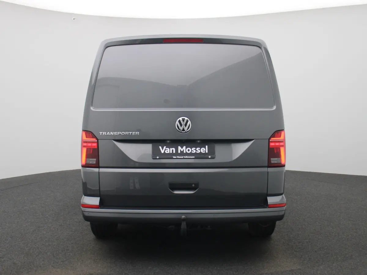 2.0 TDI L2H1 204PK | Automaat | Trekhaak | Multifunctioneel Stuurwiel | Dubbele Schuifdeur | Navigatie | Parkeerhulp Voor + Achter | Cruise Control | LED-Koplampen | LED-Achterlichten | Acht