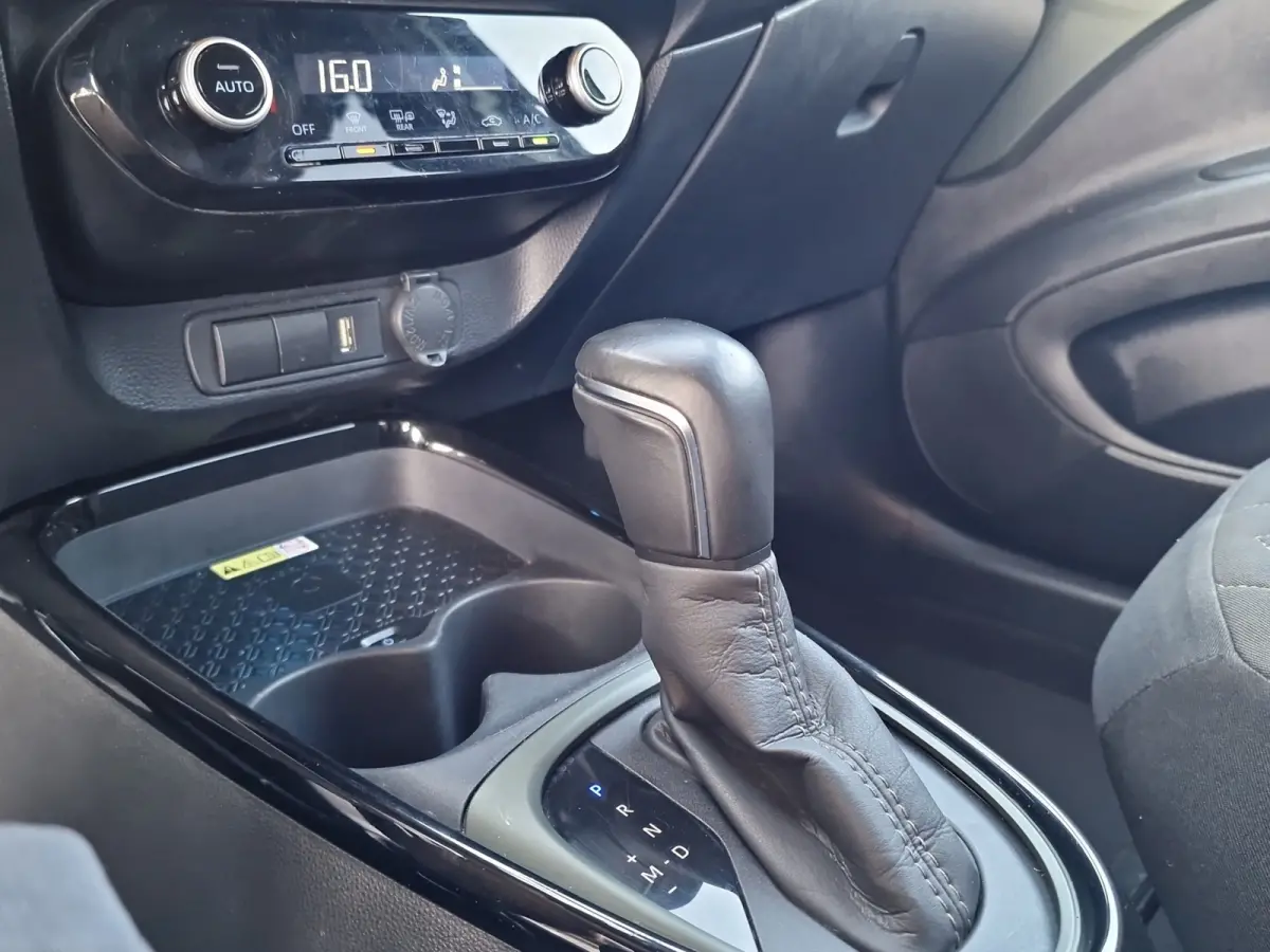 1.0 VVT-i S-CVT Envy