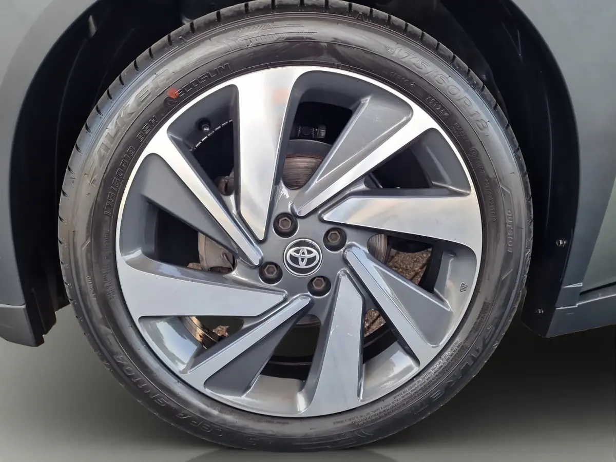 1.0 VVT-i S-CVT Envy