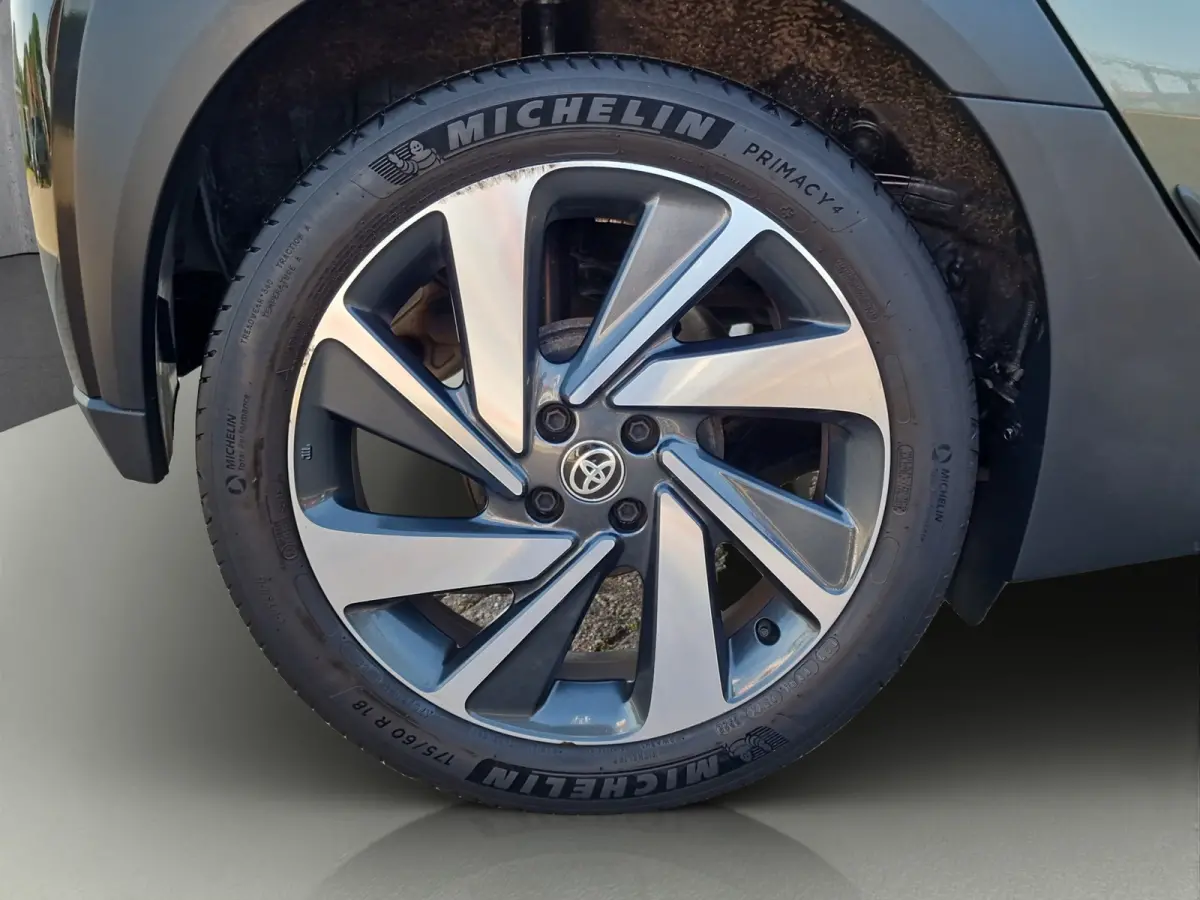 1.0 VVT-i S-CVT Envy