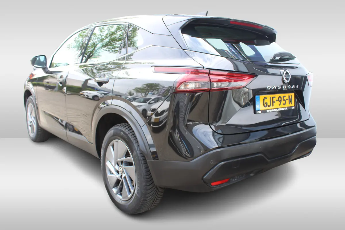 1.3 MHEV Visia 360 camera l Dodehoek sensor l Keyless entry l AppleCarPlay/AndroidAuto l Navi l Airco l Cruise control
