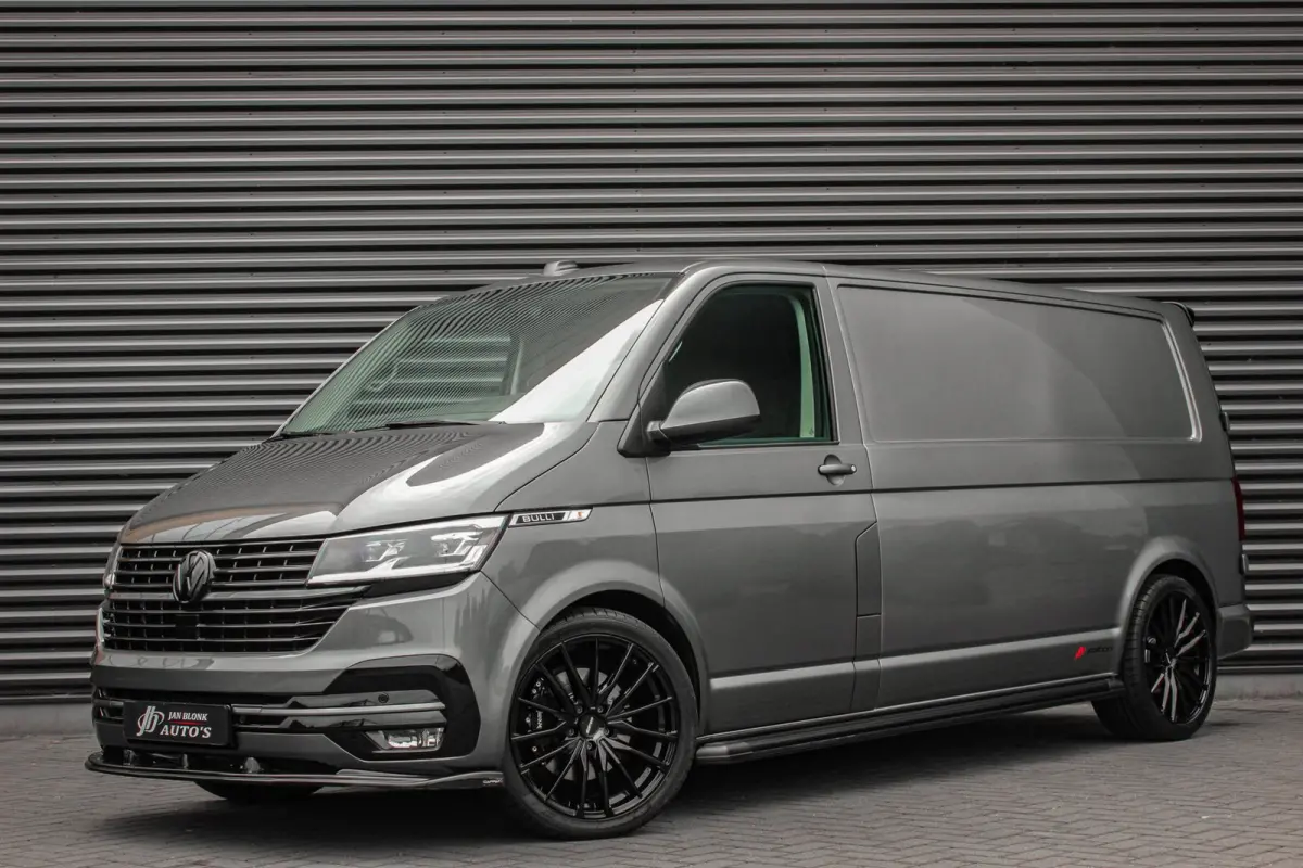 2.0 TDI L2H1 204PK JB-EDITION DSG / PDC / VERLAGINGSVEREN / LEDEREN BEKLEDING / FULL / APPLE CARPLAY /NAVI