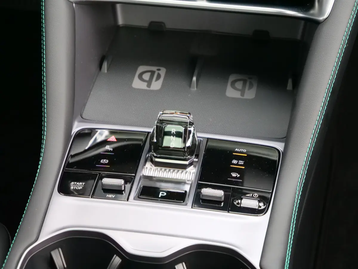1.5 218pk DM-i FWD Boost Automaat Leder / Panoramadak / Infinity sound / Adaptive cruise