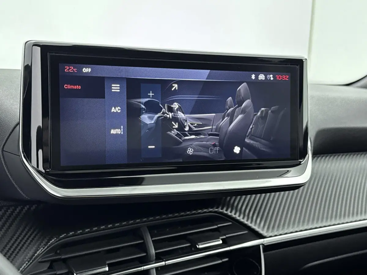 SUV 100pk Allure | Navigatie | Parkeersensoren V+A | Carplay | Rijstrooksensor met Correctie