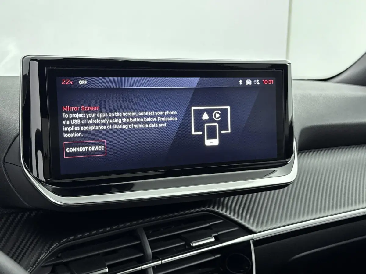 SUV 100pk Allure | Navigatie | Parkeersensoren V+A | Carplay | Rijstrooksensor met Correctie
