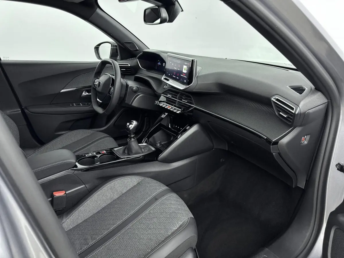 SUV 100pk Allure | Navigatie | Parkeersensoren V+A | Carplay | Rijstrooksensor met Correctie