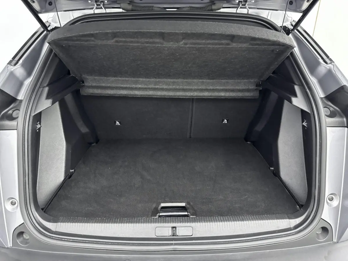 SUV 100pk Allure | Navigatie | Parkeersensoren V+A | Carplay | Rijstrooksensor met Correctie