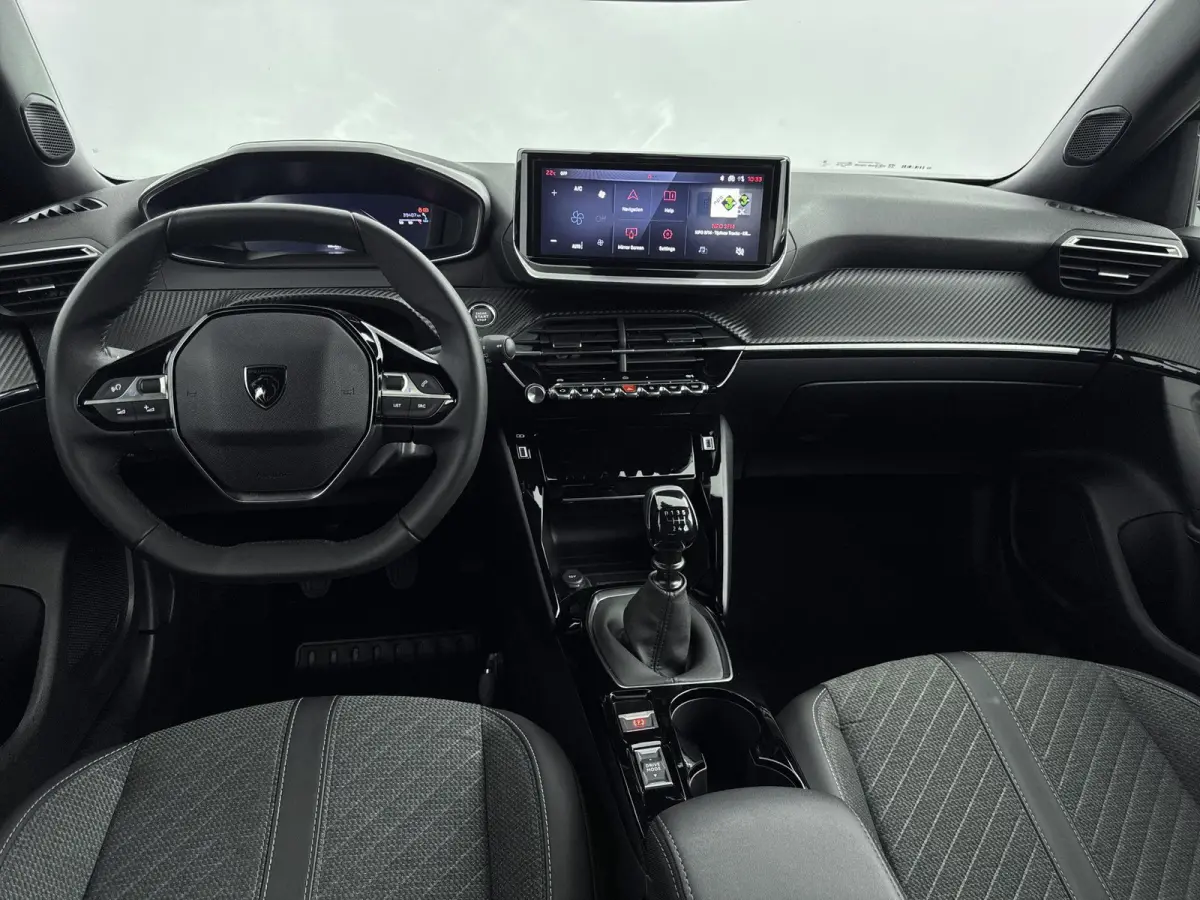 SUV 100pk Allure | Navigatie | Parkeersensoren V+A | Carplay | Rijstrooksensor met Correctie