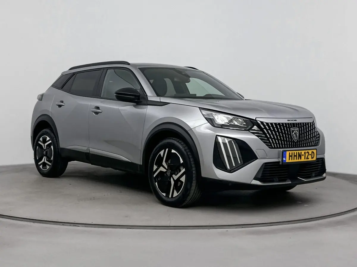 SUV 100pk Allure | Navigatie | Parkeersensoren V+A | Carplay | Rijstrooksensor met Correctie