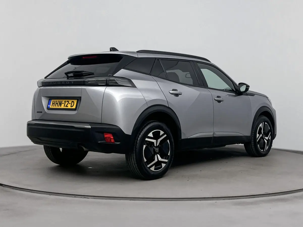 SUV 100pk Allure | Navigatie | Parkeersensoren V+A | Carplay | Rijstrooksensor met Correctie