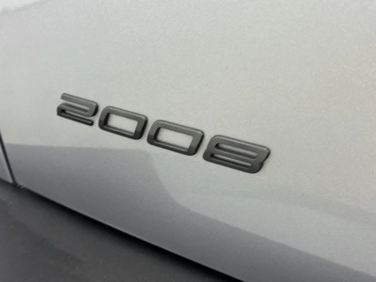 SUV 100pk Allure | Navigatie | Parkeersensoren V+A | Carplay | Rijstrooksensor met Correctie