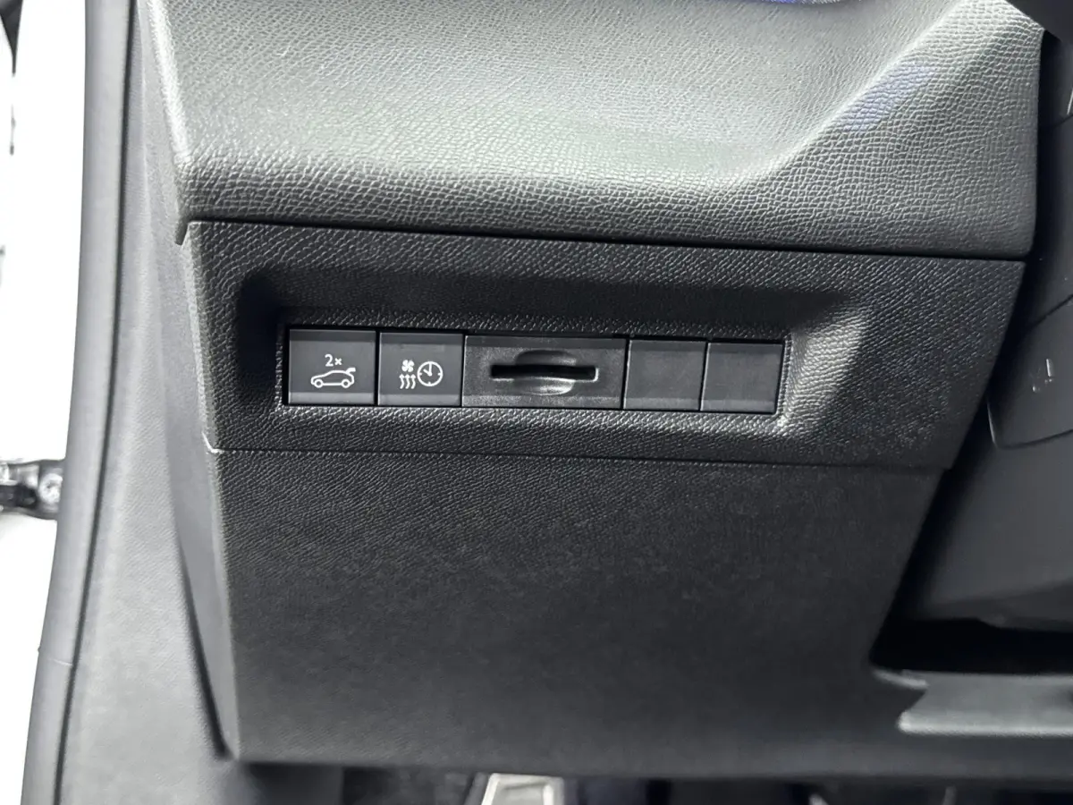 GT Avantage 58 kWh | Trekhaak | Navigatie | Elektrische Achterklep | Camera | Draadloos Carplay | Adaptieve Cruise Control
