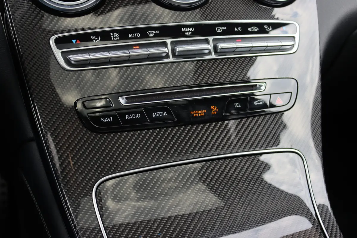 AMG 43 4MATIC | Luchtvering | Distronic+ | Carbon | Memory | Burmester | Panoramadak | HUD | Trekhaak | Nightpakket | Leder | Surround Camera | Keyless Go |