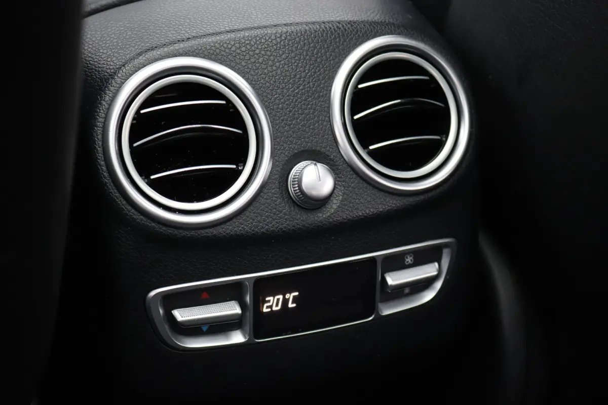 AMG 43 4MATIC | Luchtvering | Distronic+ | Carbon | Memory | Burmester | Panoramadak | HUD | Trekhaak | Nightpakket | Leder | Surround Camera | Keyless Go |