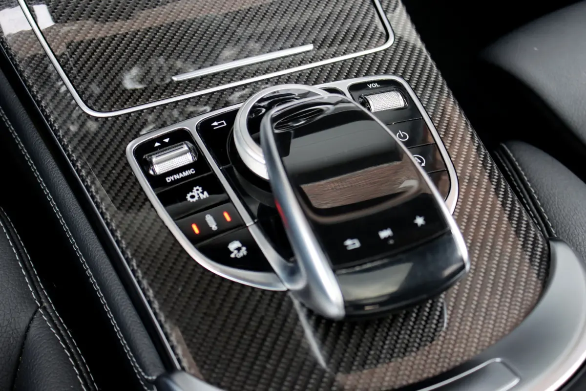 AMG 43 4MATIC | Luchtvering | Distronic+ | Carbon | Memory | Burmester | Panoramadak | HUD | Trekhaak | Nightpakket | Leder | Surround Camera | Keyless Go |