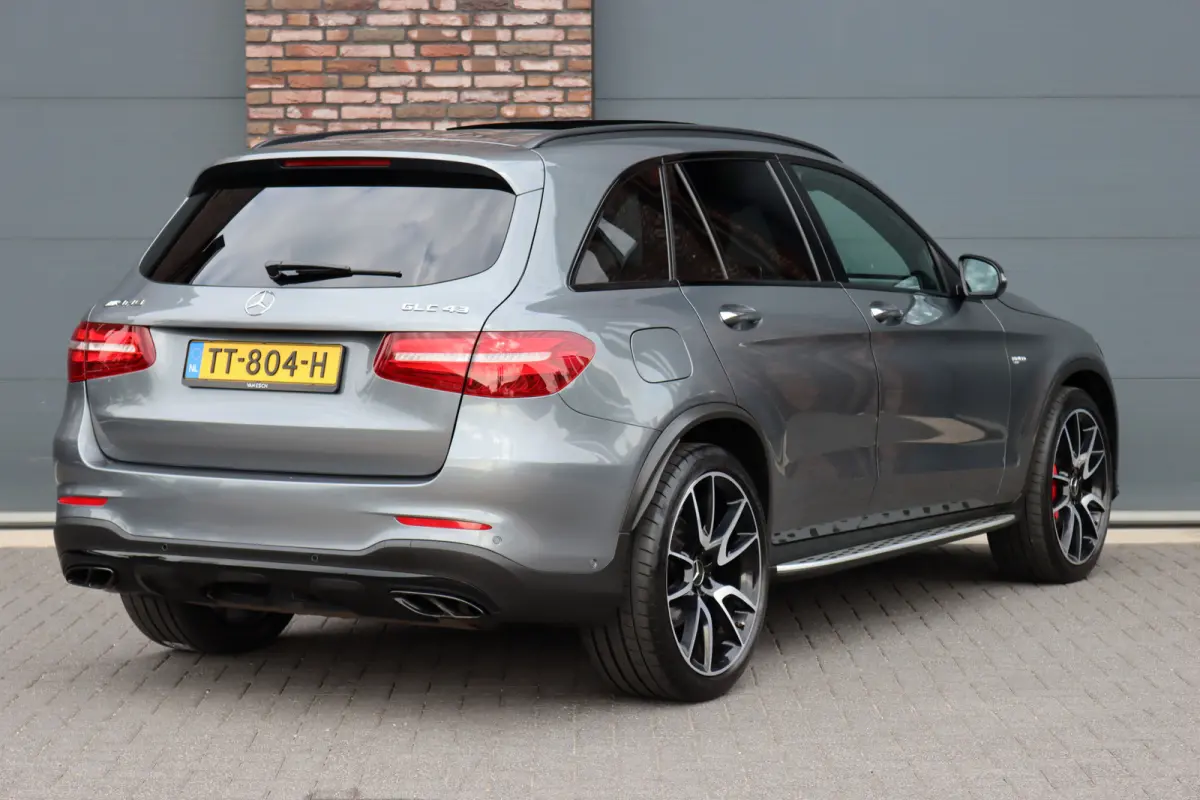 AMG 43 4MATIC | Luchtvering | Distronic+ | Carbon | Memory | Burmester | Panoramadak | HUD | Trekhaak | Nightpakket | Leder | Surround Camera | Keyless Go |