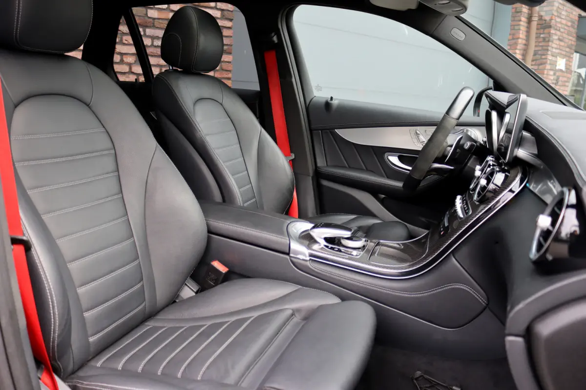 AMG 43 4MATIC | Luchtvering | Distronic+ | Carbon | Memory | Burmester | Panoramadak | HUD | Trekhaak | Nightpakket | Leder | Surround Camera | Keyless Go |