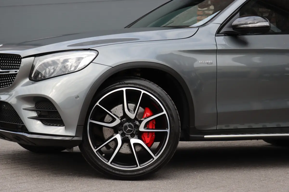 AMG 43 4MATIC | Luchtvering | Distronic+ | Carbon | Memory | Burmester | Panoramadak | HUD | Trekhaak | Nightpakket | Leder | Surround Camera | Keyless Go |