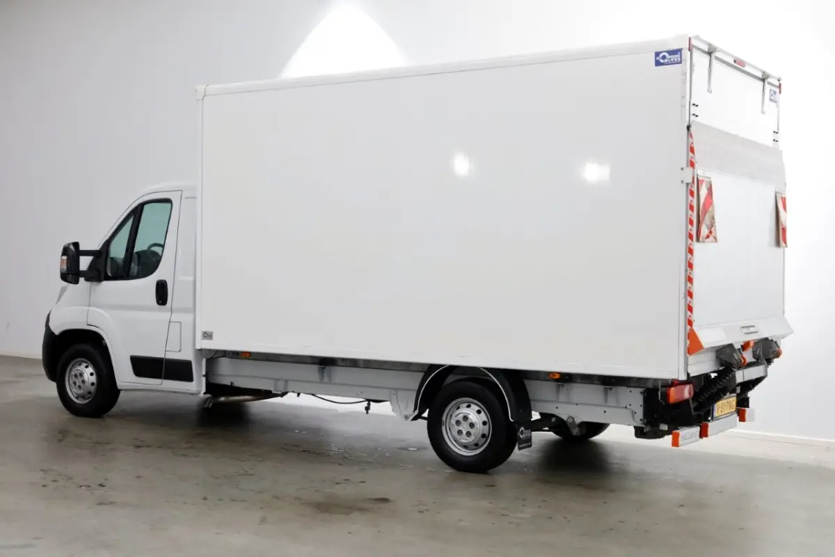 2.2D 140pk Bakwagen met laadklep 1.060kg laadvermogen 06-2024
