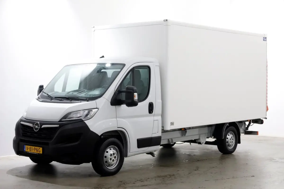 2.2D 140pk Bakwagen met laadklep 1.060kg laadvermogen 06-2024