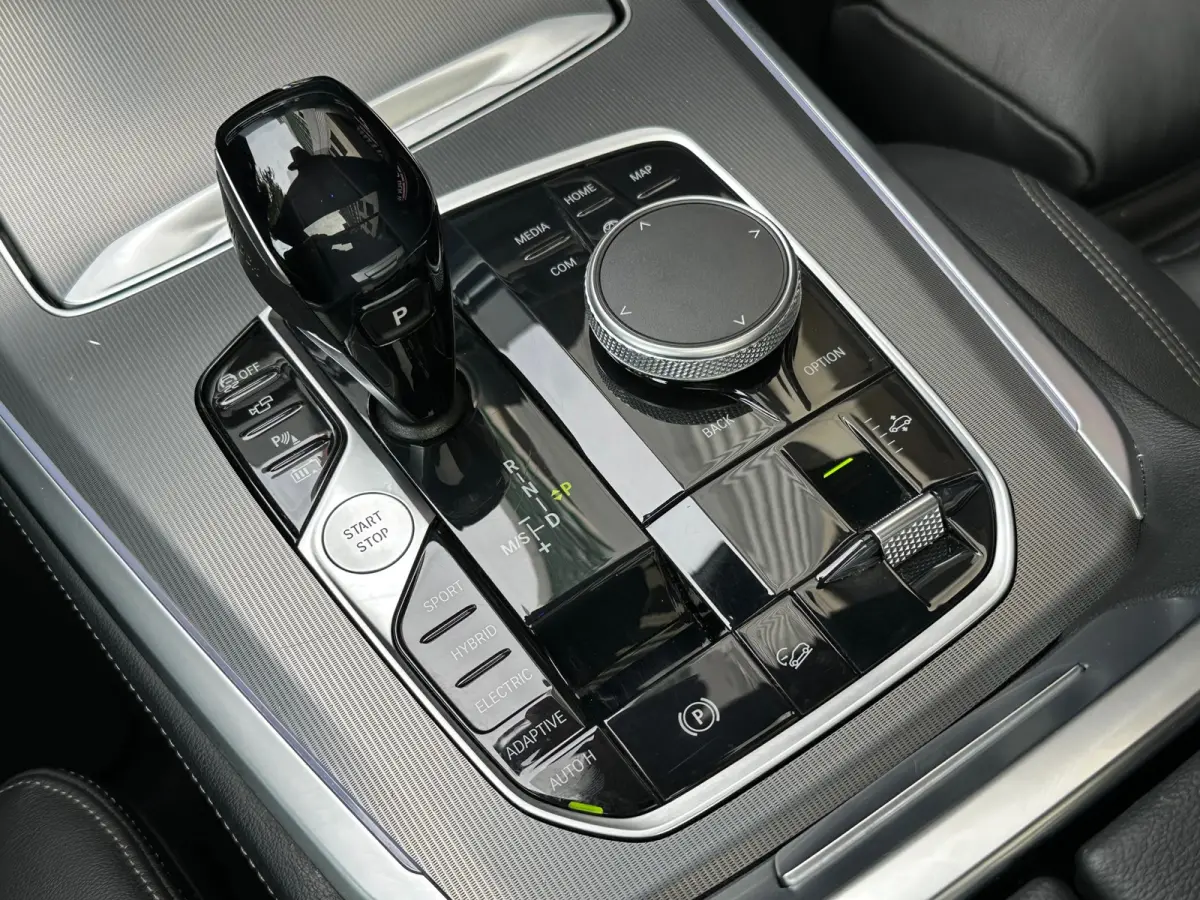 XDrive45e High Executive M-Pakket Camera Carplay Pano