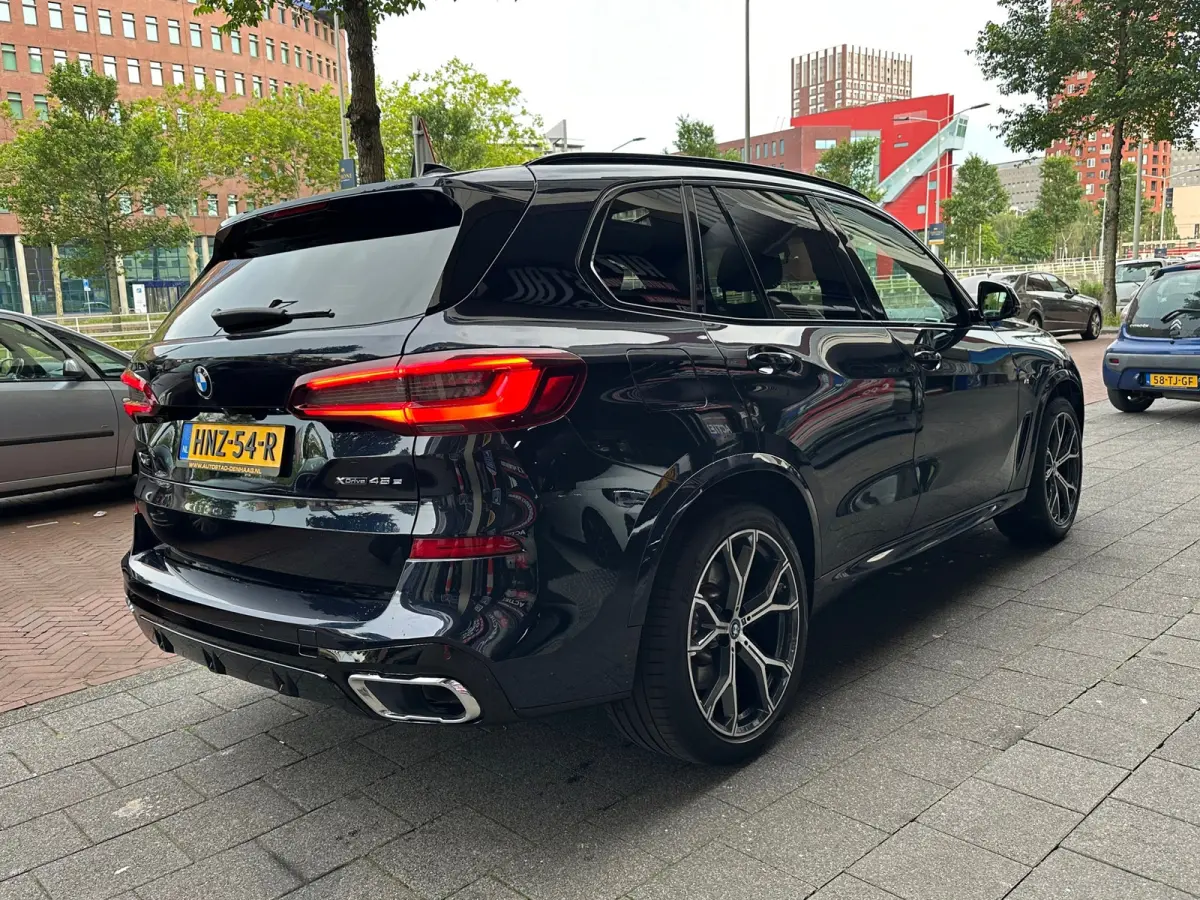 XDrive45e High Executive M-Pakket Camera Carplay Pano