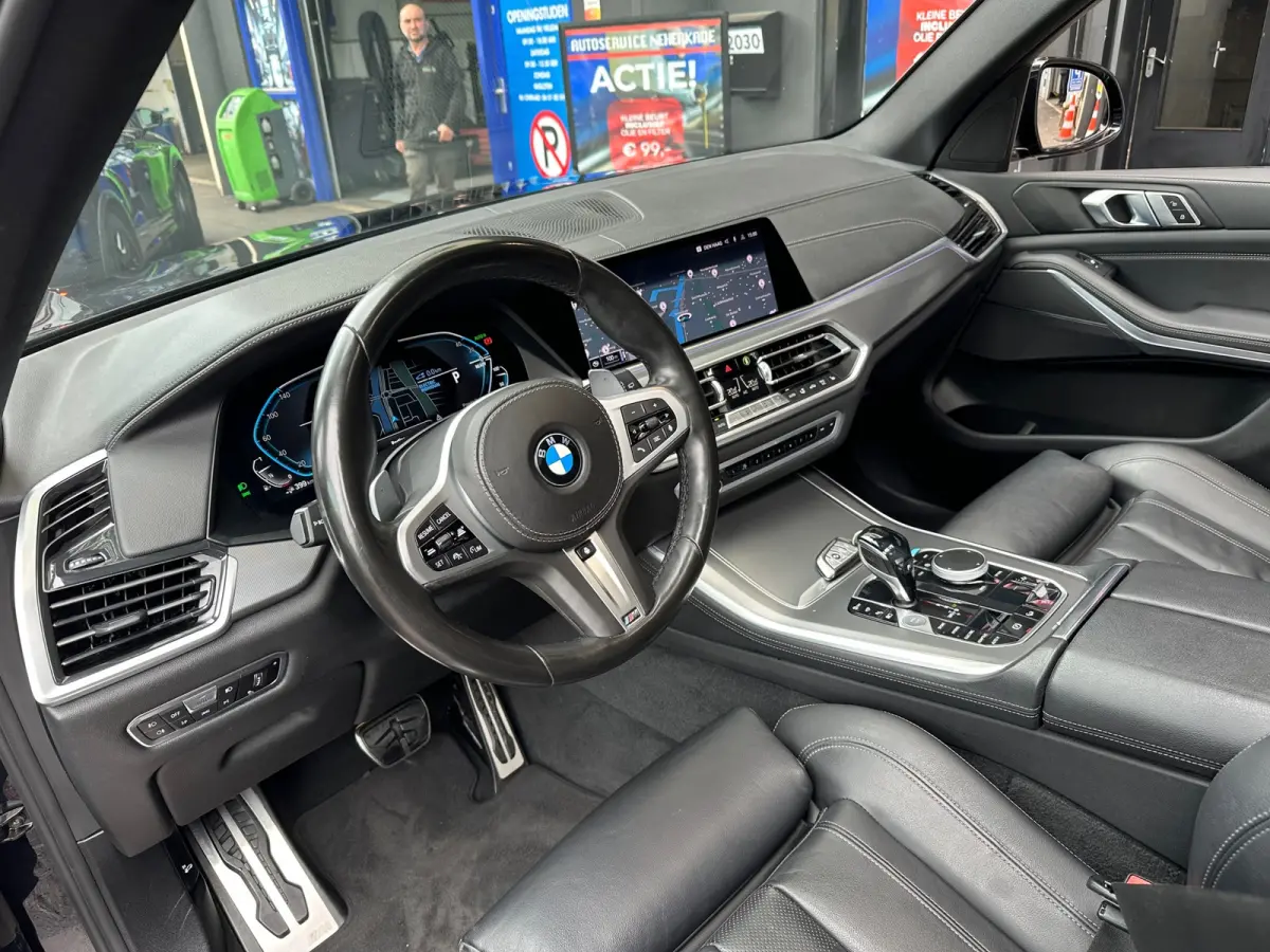 XDrive45e High Executive M-Pakket Camera Carplay Pano