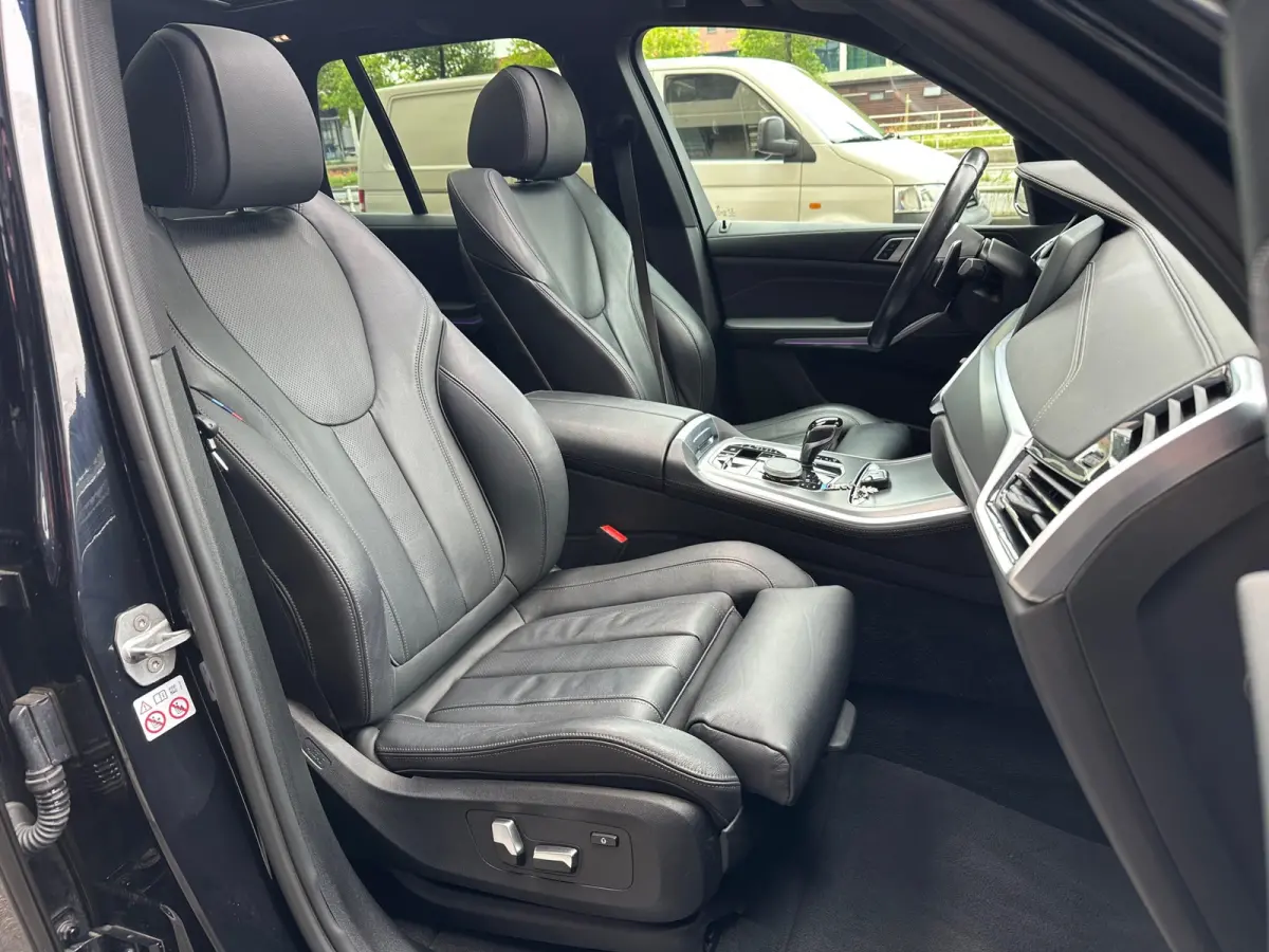 XDrive45e High Executive M-Pakket Camera Carplay Pano